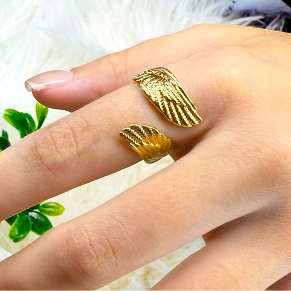 Jewelry - Stainless Steel Gold Toned Irregular Texture Wings Adjustable Size Ring (R17)